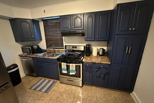 Frigorífic, microones, forn i placa de cuina