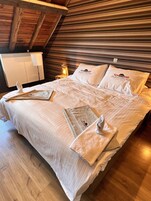 Caja de seguridad en la habitación y decoración personalizada