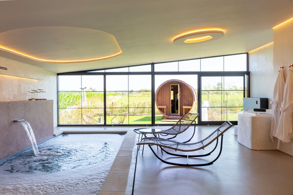 Indoor spa tub