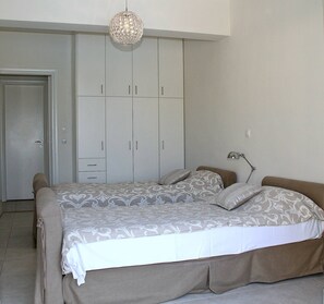 2 habitaciones, tabla de planchar con plancha, internet y ropa de cama 