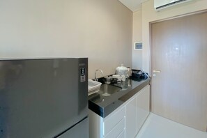 Apartment | Private kitchen - Nice And Elegant Studio At 9Th Floor Ciputra International Apartment (Jakarta)