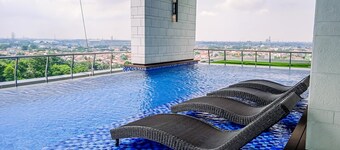 Spacious And Elegant 2Br At 35Th Floor Hillcrest House Apartment