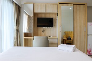 Living area - Comfort Stay Studio At Tamansari The Hive Apartment (Jakarta)