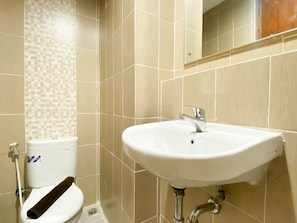 Departamento | Baño | Regadera y toallas 