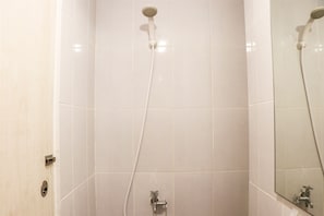 Apartment | Bathroom | Shower, towels
