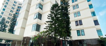 Homey 2Br Apartment Crown Court Executive Condominium