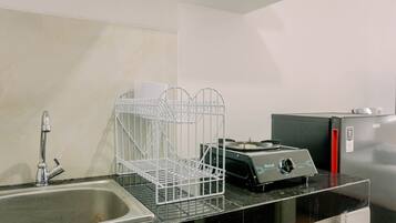 apartman | Privát konyha | Nagyméretű hűtő/fagyasztó, főzőlap és rizsfőző