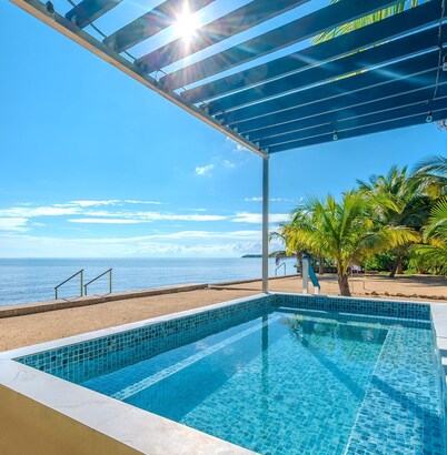 Entire Beach Villa, Pool, Snorkeling, Bikes, Paddleboards, BBQ & Window Porch