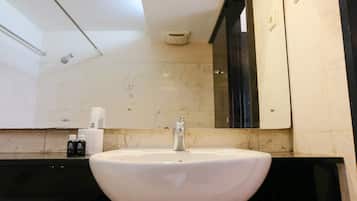 Apartment | Bathroom | Separate tub and shower, towels