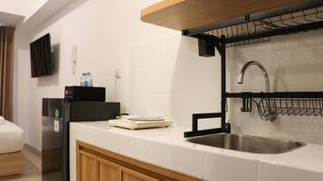 Lägenhet | Eget kök | Stort kylskåp, spishäll och grytor/köksredskap