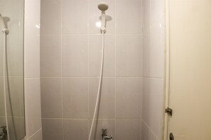 Apartment | Bathroom | Shower, towels - Relaxing Studio Apartment At Tokyo Riverside Pik 2 (Teluknaga)