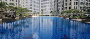 Comfort And Modern Look 2Br Apartment M-Town Signature