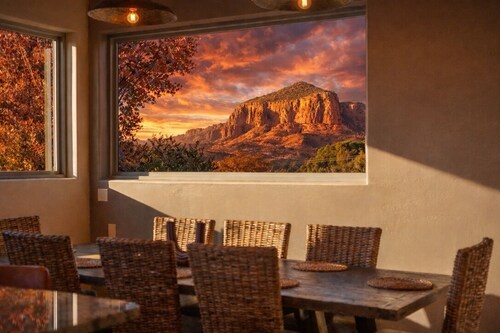 Bell Rock Views + Heated Pool & Spa ~ Luxe 6BD Sedona Stargazing Retreat