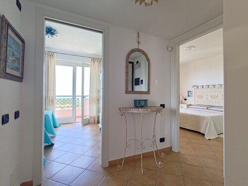 Elegant apartment with sea view