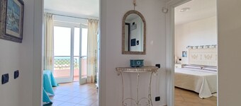 Elegant apartment with sea view