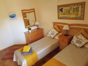 1 soverom, strykejern/-brett, wi-fi (inkludert) og sengetøy