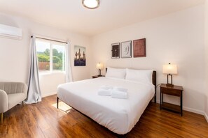 8 bedrooms, desk, iron/ironing board, travel cot