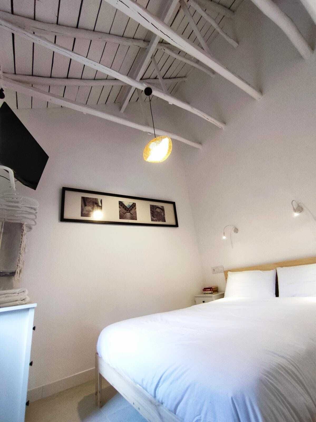 2 dormitorios, escritorio, tabla de planchar con plancha y wifi gratis