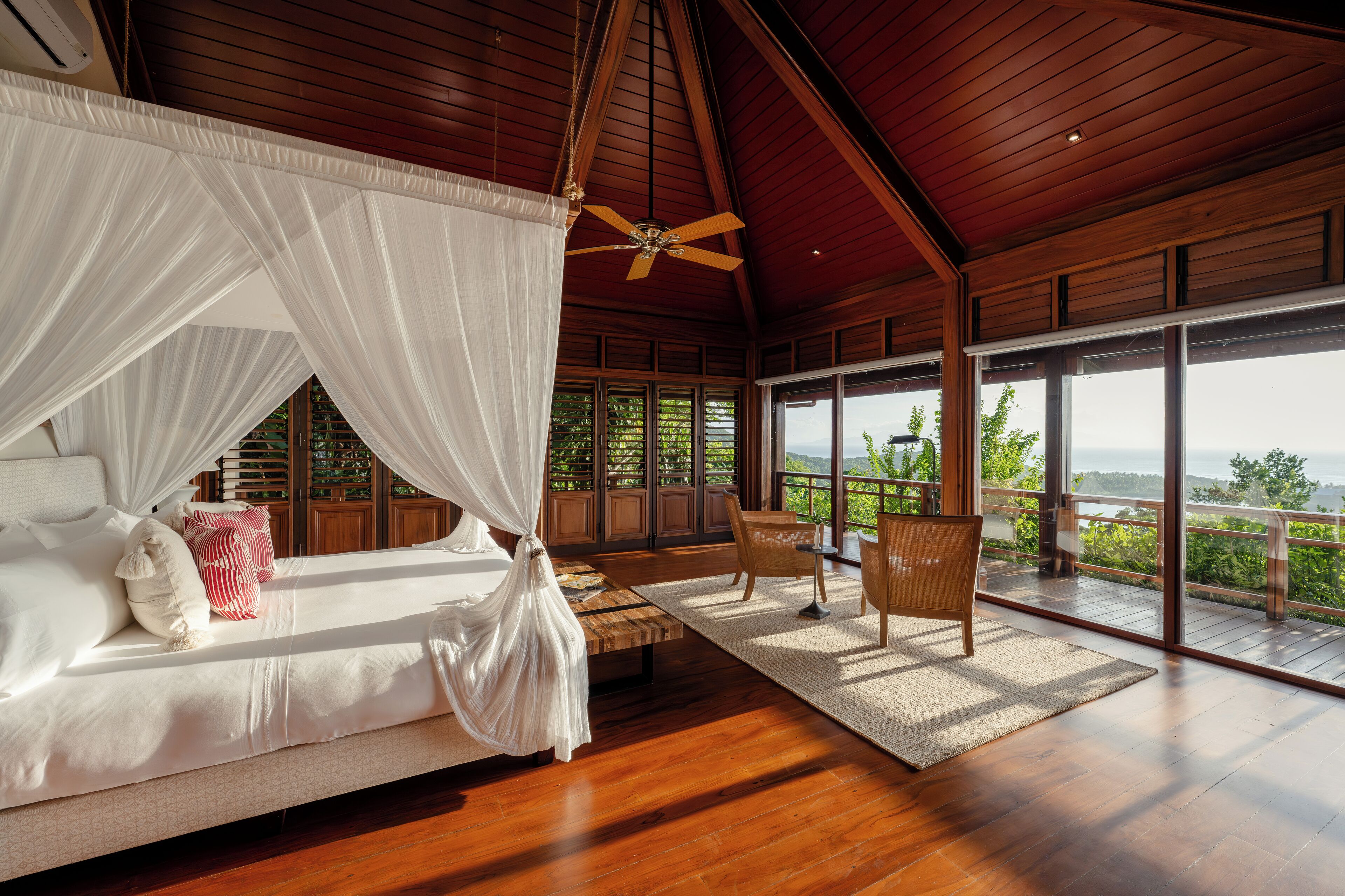 Vale'O | Egyptian cotton sheets, premium bedding, down comforters, minibar