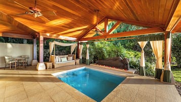 Couples treatment room(s), body treatments, aromatherapy