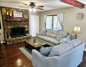 TV, fireplace