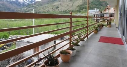 Cozy Homestay amidst Burwa Valley with magnificent view