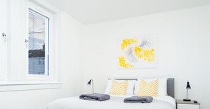2 chambres, fer et planche à repasser, accès au Wi-Fi (inclus)