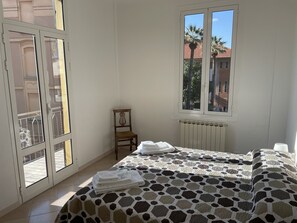 2 makuuhuonetta, Wi-Fi, vuodevaatteet