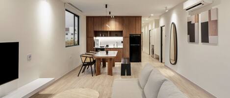 Smart TV de 55 pulgadas con canales digitales, televisión y Netflix