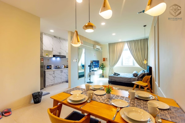 Studio Exclusive | Bộ đồ giường cao cấp, két bảo mật tại phòng