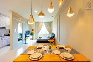 Exclusive Studio | In-room dining - Kuching Riverine Resort  (Kuching)