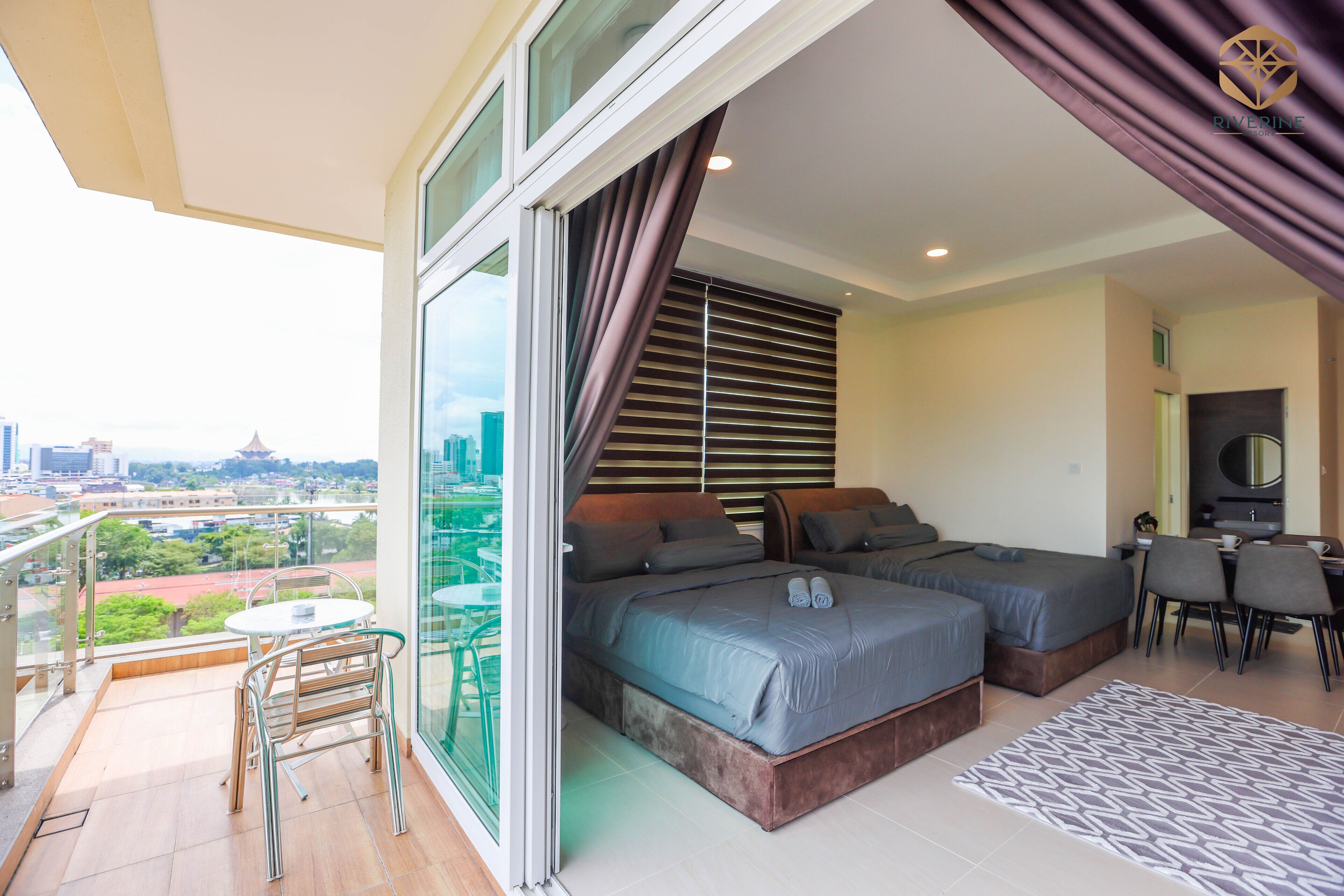 Family Studio, 2 Queen Beds, City View, Corner | Terrace/patio