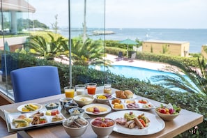 Breakfast buffet - La Vista Yokosuka Kannonzaki Terrace (Yokosuka)