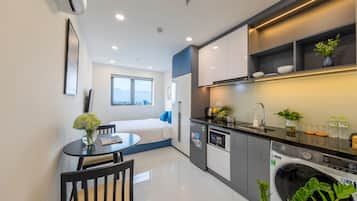 Studio cơ bản, bếp nhỏ, quang cảnh núi | 1 phòng ngủ, nệm có lớp đệm bông, minibar với thức ăn, đồ uống miễn phí