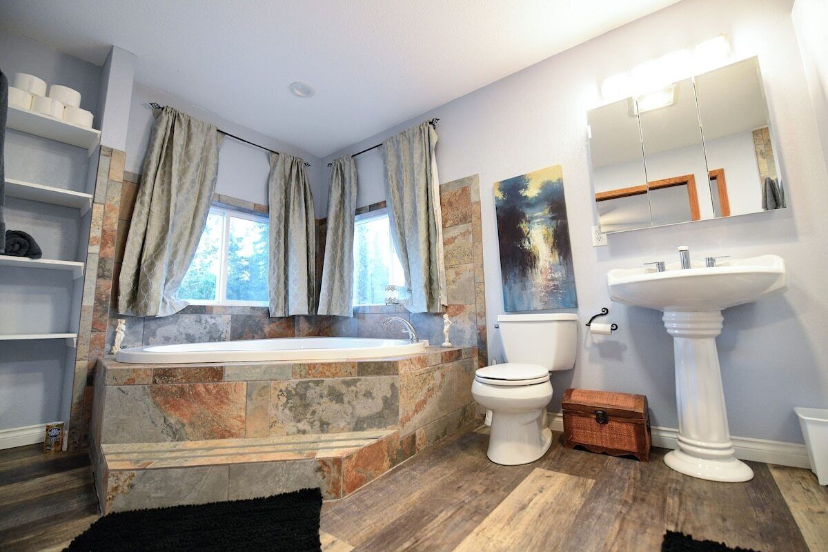 Bathtub, hair dryer, towels