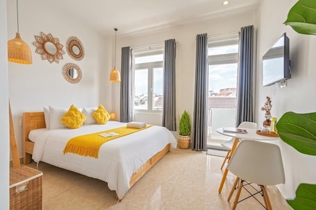 Vista a la ciudad. One Million Homestay