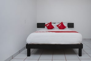 Standard Room | Soundproofing, free WiFi, bed sheets