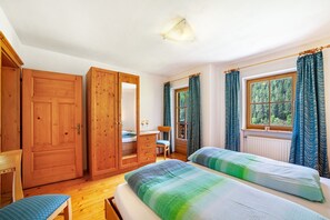 2 bedrooms, bed sheets - Apartment "Innerkaserbach" with Mountain View & Shared Garden (St. Pankraz)