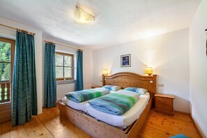 2 bedrooms, bed sheets - Apartment "Innerkaserbach" with Mountain View & Shared Garden (St. Pankraz)