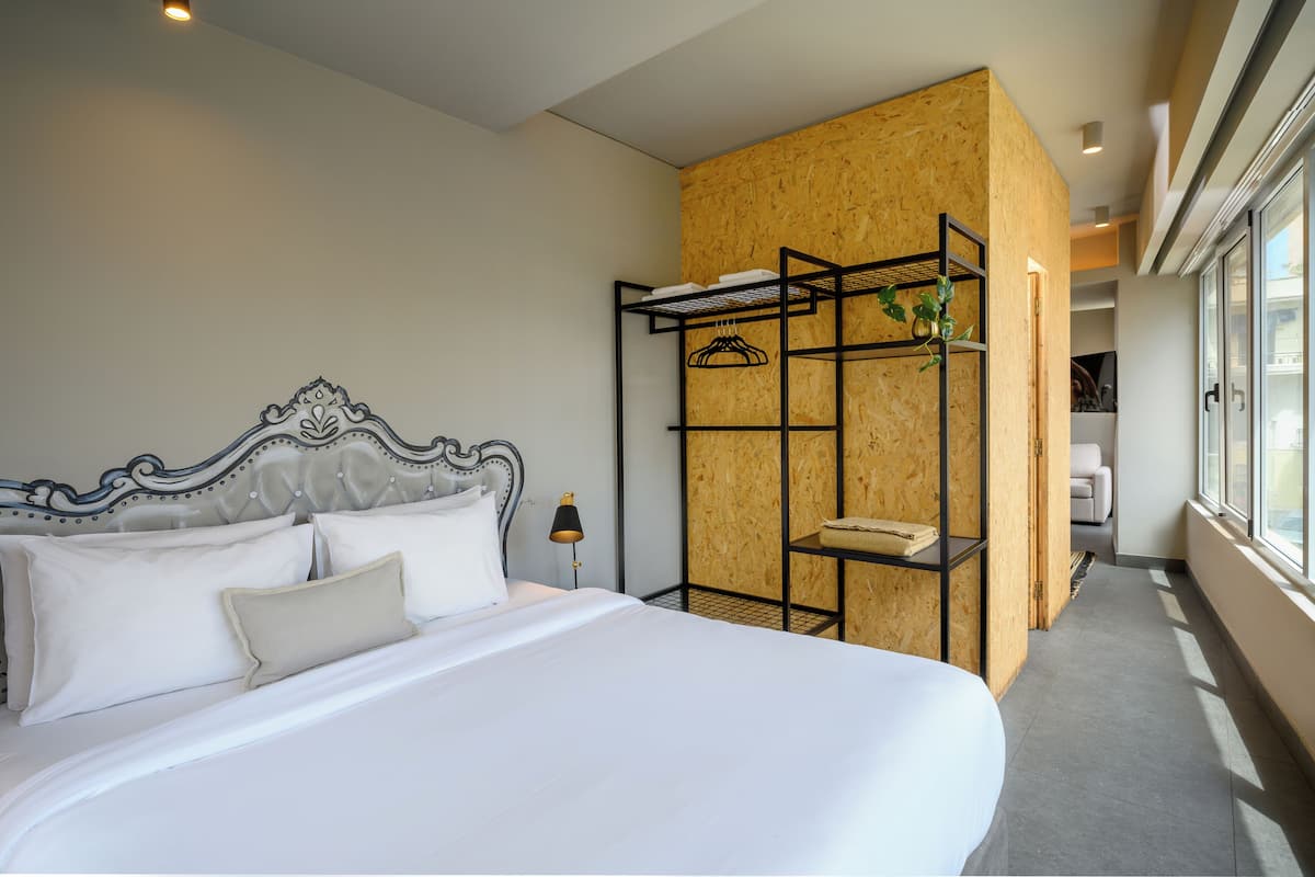 Superior Panoramic Triple Suite | 1 bedroom, in-room safe, soundproofing, free WiFi
