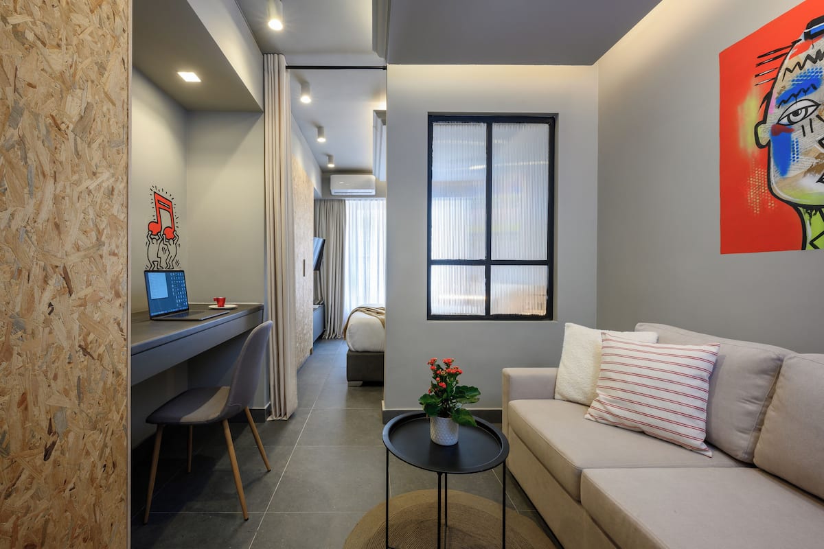 Superior Studio | 1 bedroom, in-room safe, soundproofing, free WiFi
