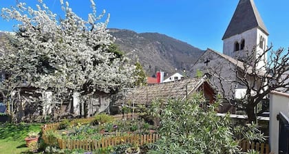 Apartment "Schnalserhof Jonagold" with Mountain View, Garden & Wi-Fi