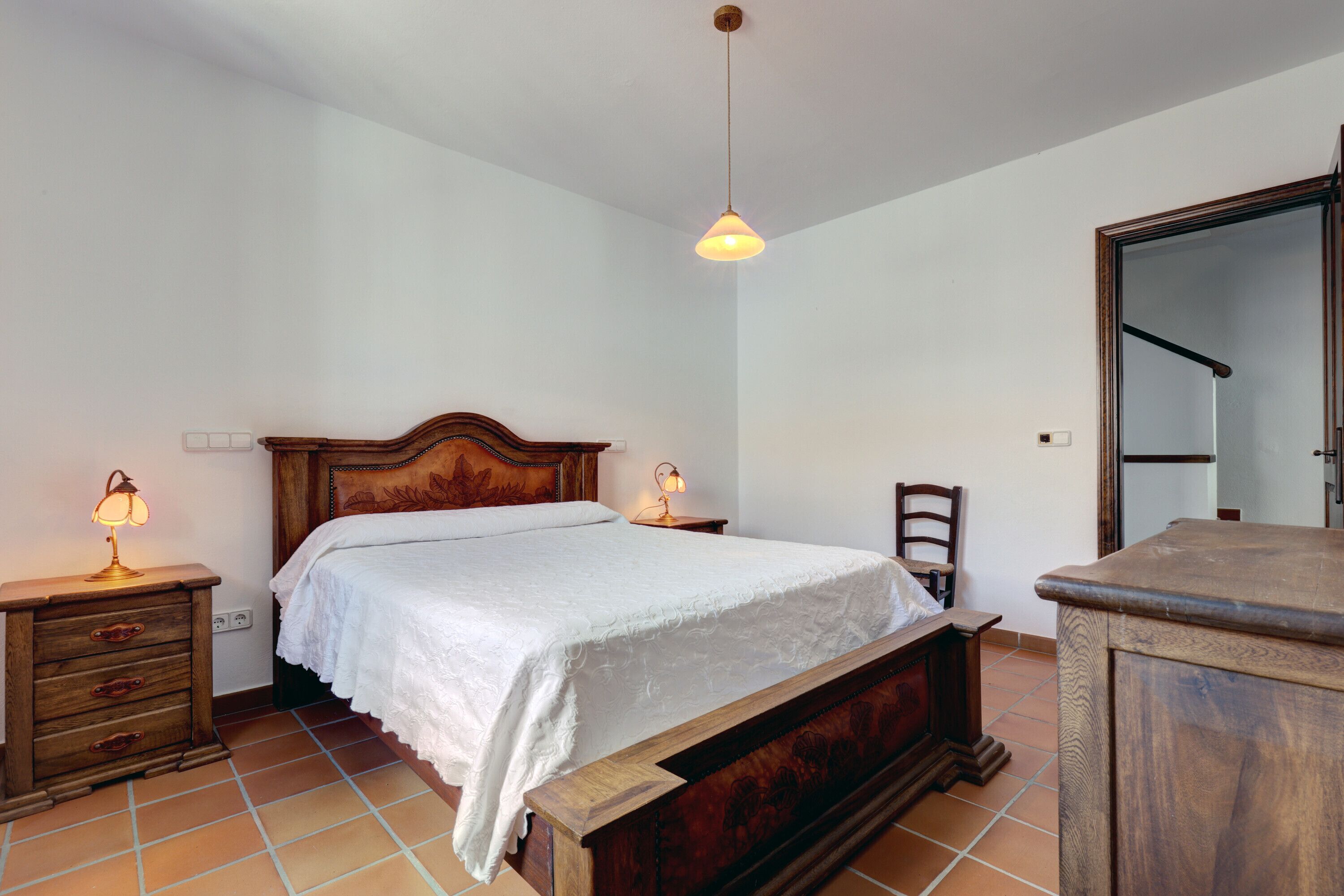 4 室のベッドルーム、アイロン / アイロン台、WiFi (無料)、ベッドシーツ