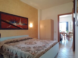 2 quartos, Wi-Fi de cortesia, roupa de cama