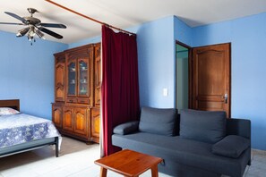 TV, ping pong - Appartement avec piscine et cuisine d'été (Roquefort-la-Bédoule)