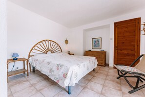 3 bedrooms, iron/ironing board, free WiFi, bed sheets - Holiday Home "Villa Margherita" with 2 Private Terraces and Wi-Fi (Geremeas)