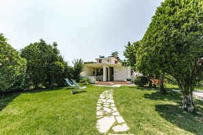 Exterior - Holiday Home "Villa Margherita" with 2 Private Terraces and Wi-Fi (Geremeas)