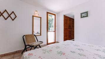 3 chambres, fer et planche Ă repasser, Wi-Fi gratuit, draps fournis