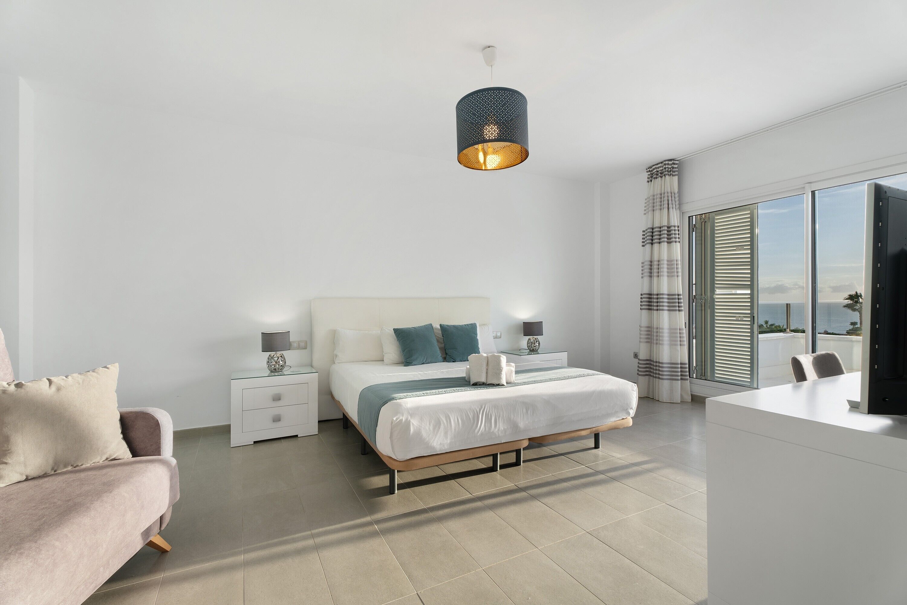 4 quartos, ferros/tábuas de passar roupa, Wi-Fi de cortesia