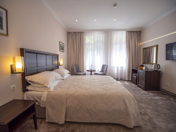 Double Deluxe Room with Disability Access